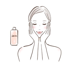 ビタミンC誘導体配合化粧水を使う女性