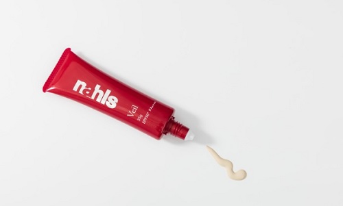 W/O型の日焼け止め&化粧下地ナールスヴェール