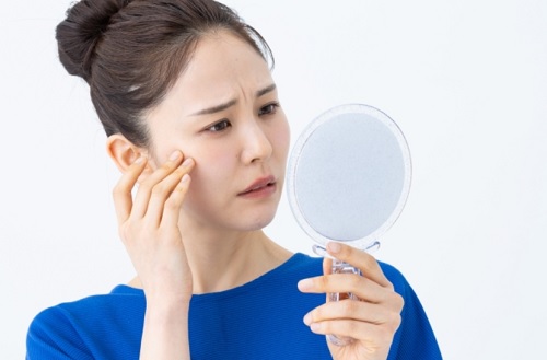 夏後半の肌の乾燥が気になる女性